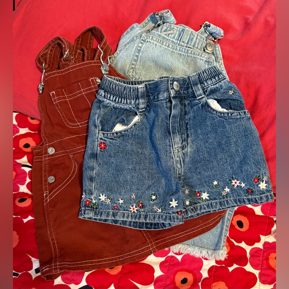 3 items/Size 12-18 & 18 months, overalls & skirt & shorts. GAP and Calvin Klein